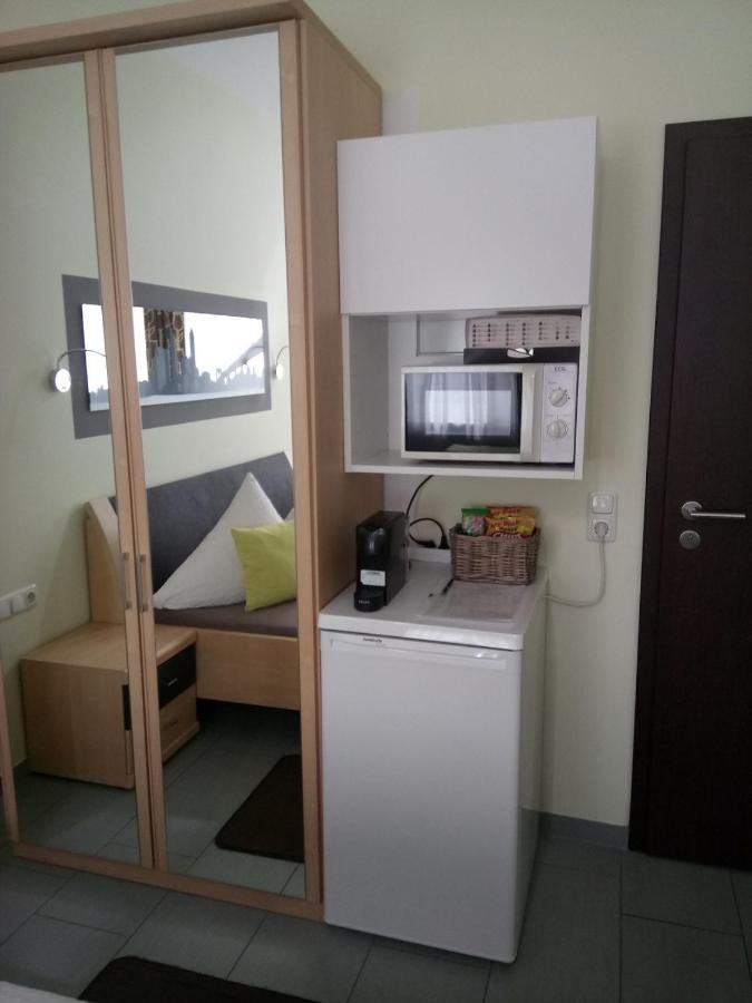 Cafe Und Pension Ringer Vilseck Bagian luar foto