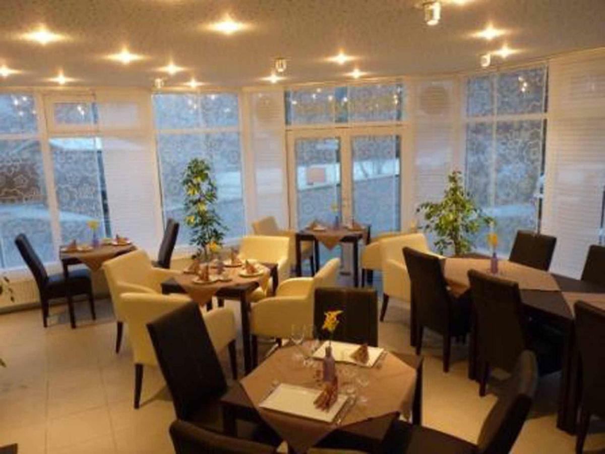 Cafe Und Pension Ringer Vilseck Bagian luar foto